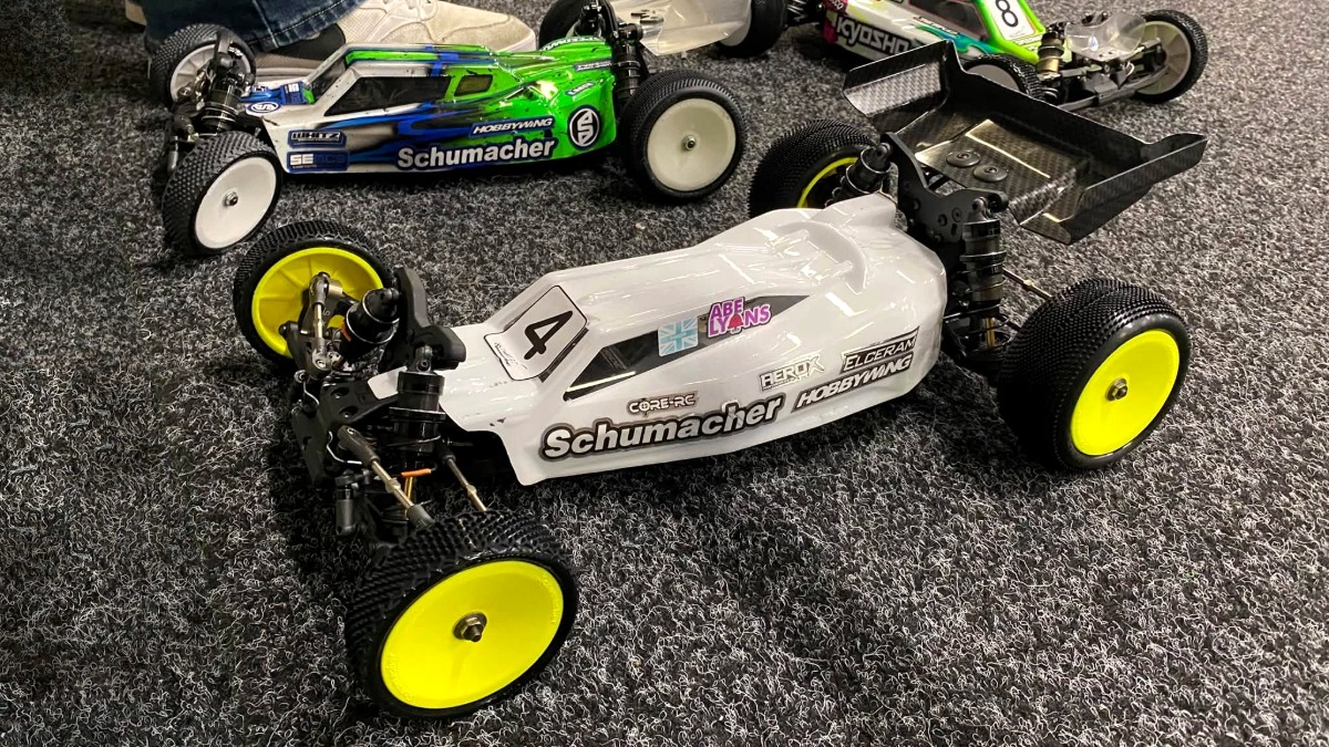 Lyons claws his way to Silverstone Round 1 win